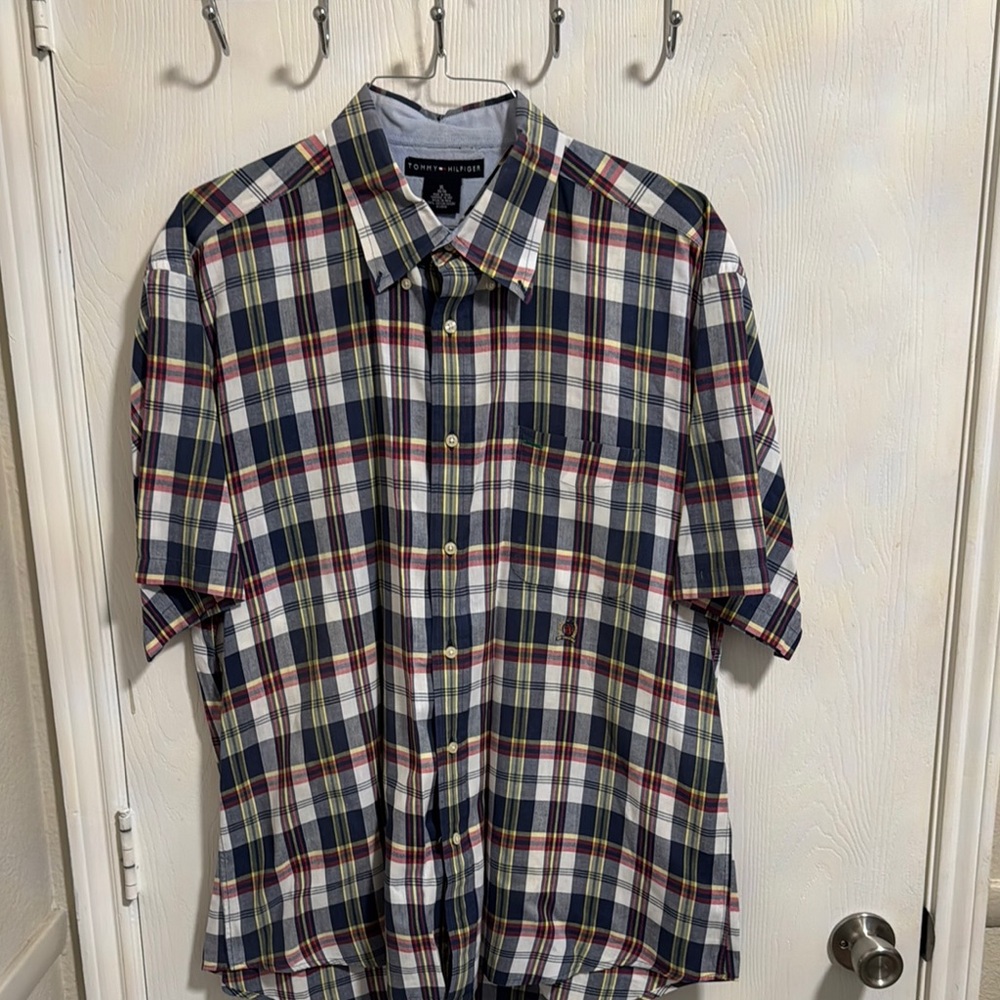 VTG Tommy Hilfiger Men's XL Button Down Short Sleeve Plaid Red Blue 100% Cotton